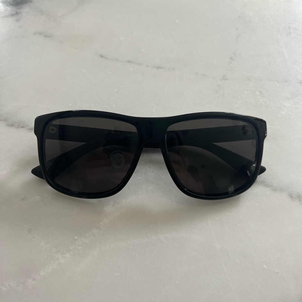 Black Gucci sunglasses